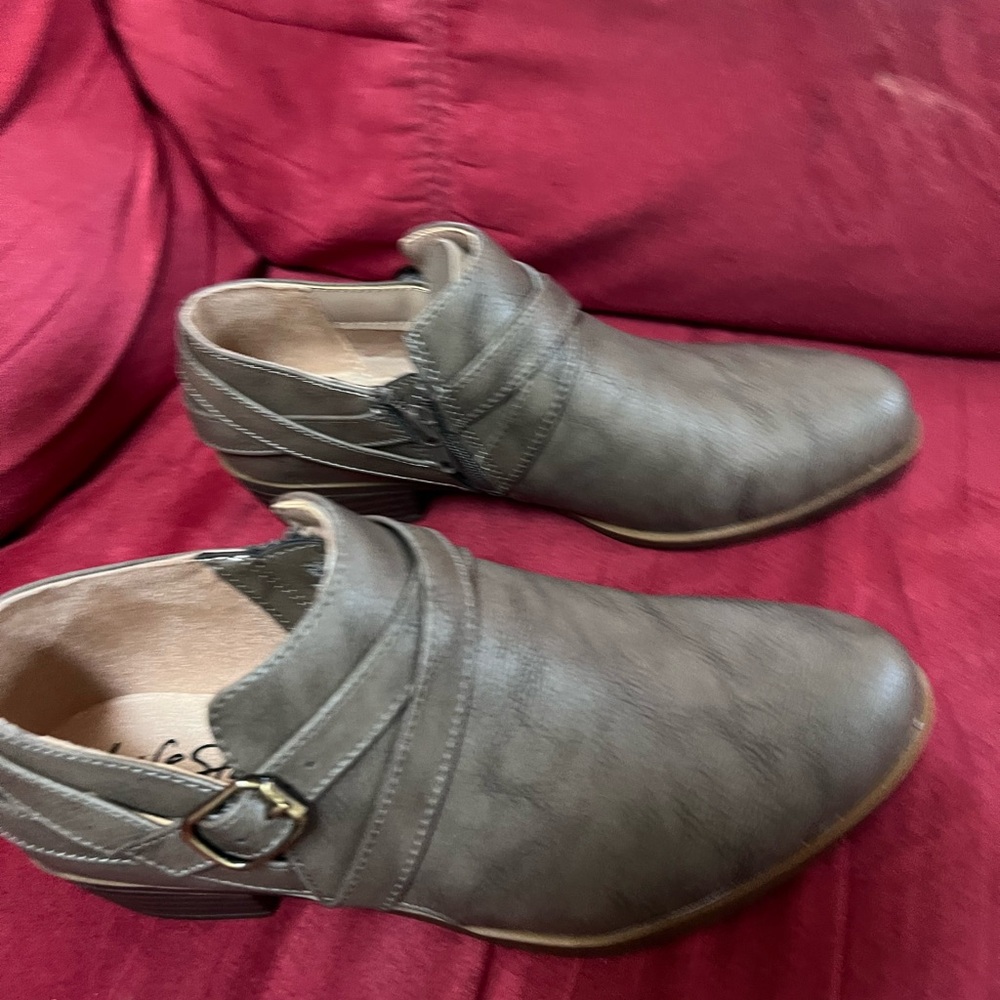 Life Stride Brown Mules with Buckle Detail - Picture 5 of 6